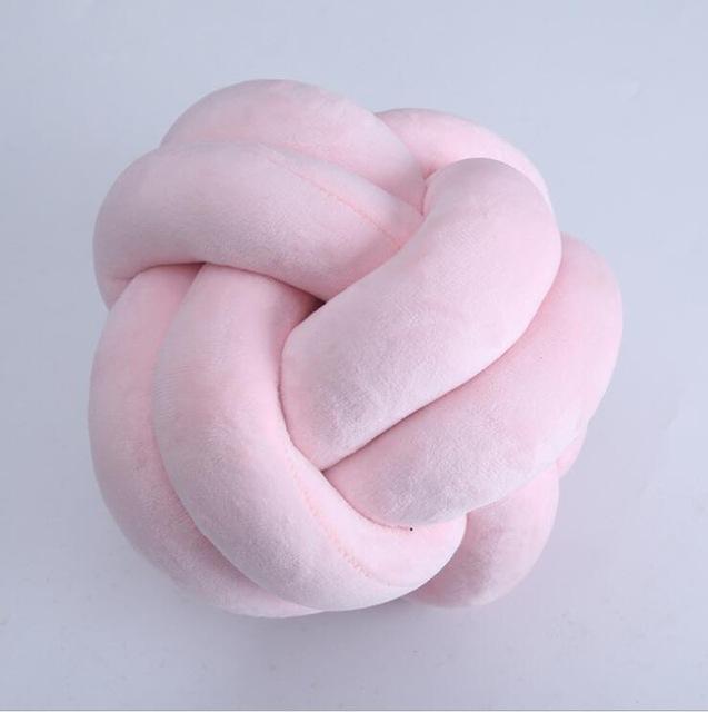 Knotted Pillow Ball | Skanto