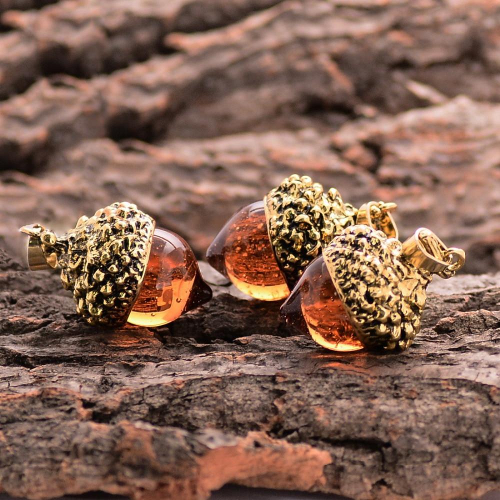 Glass Acorn Necklace | Skanto