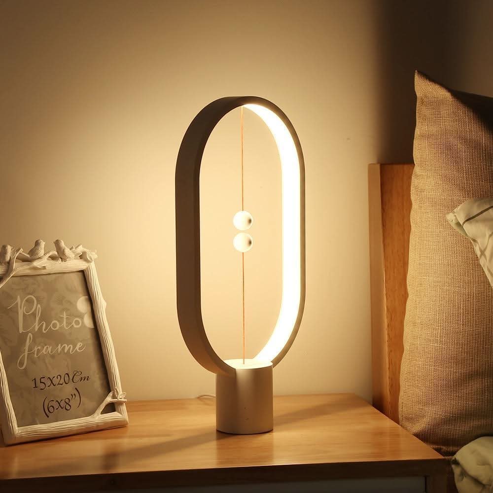 Skanto | Tre LED-bordlampe med magnetbryter