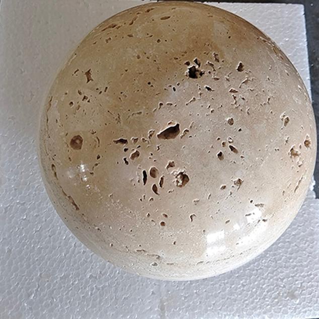 Norvo | Kremfarget vegglampe i skandinavisk stil som gir koselig lys og elegant enkelhet