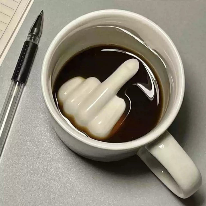 Skanto | REBELSIP – Morsom keramisk kaffekopp med skjult midtfinger-design