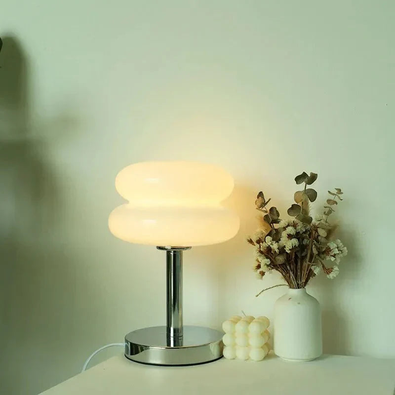 Skanto | Retro Makron Bordlampe laget av farget glass