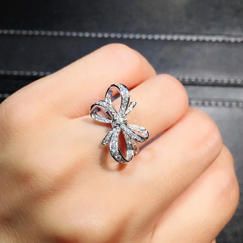 Skanto | Romantisk Bueformet Diamant Ring