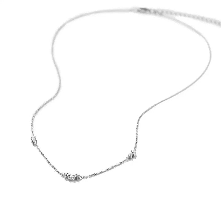 Skanto | S925 Delikat Triple Zirkon Halskjede