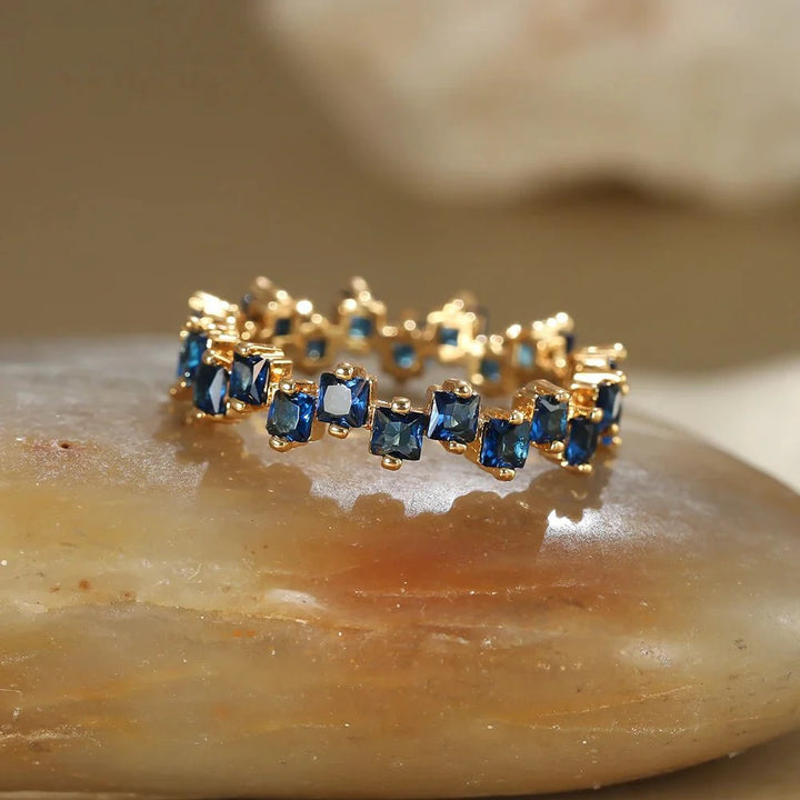 Skanto | Spredte Kubiske Diamanter Delikat Ring