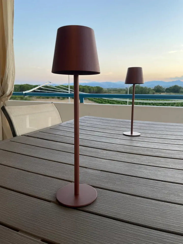 Skanto | LED Bordlampe – Trådløs, Berøringskontroll & Dimmbar Lys