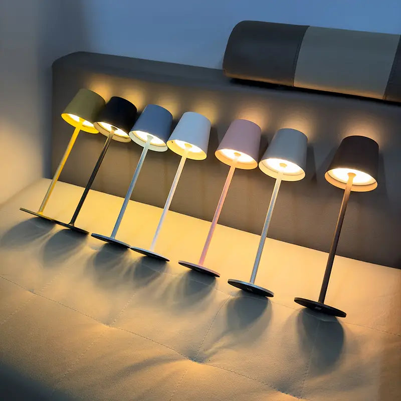 Skanto | LED Bordlampe – Trådløs, Berøringskontroll & Dimmbar Lys