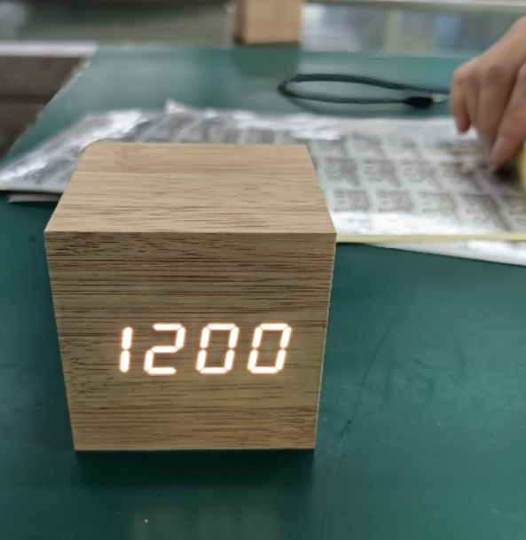 Skanto | Cube Digital Bordklokke Moderne Interiørdekor