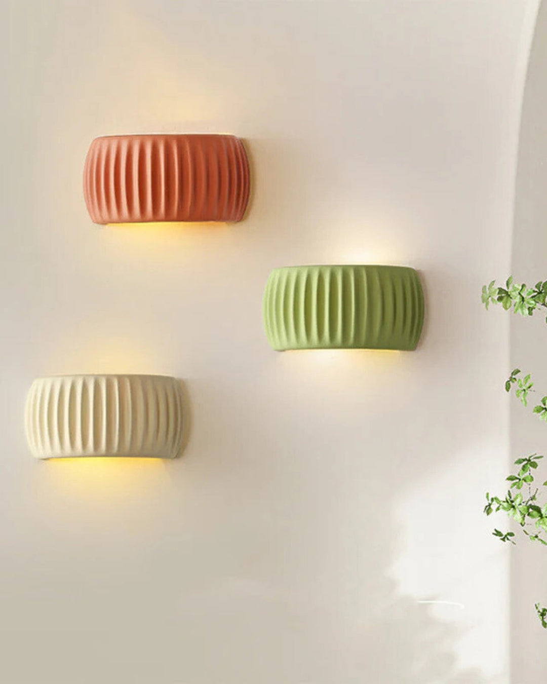 Skanto | Designer Vegglampe med bølgete akcent