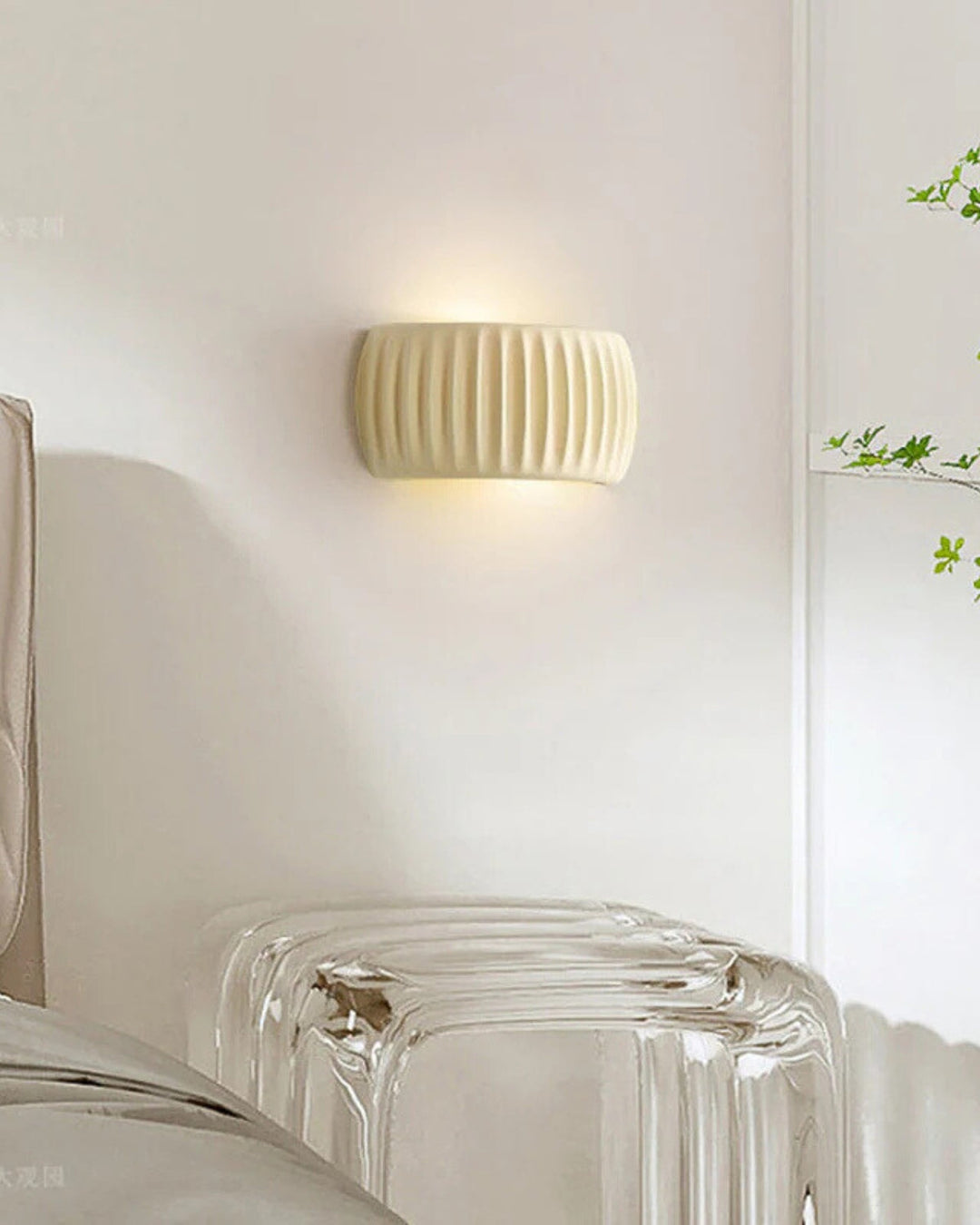 Skanto | Designer Vegglampe med bølgete akcent