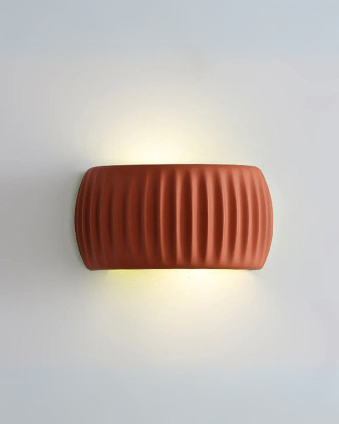 Skanto | Designer Vegglampe med bølgete akcent