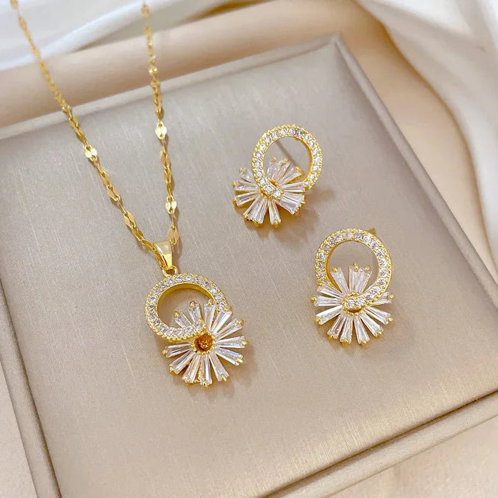 Skanto | Glitrende Floral Diamond Halskjede og Øredobber