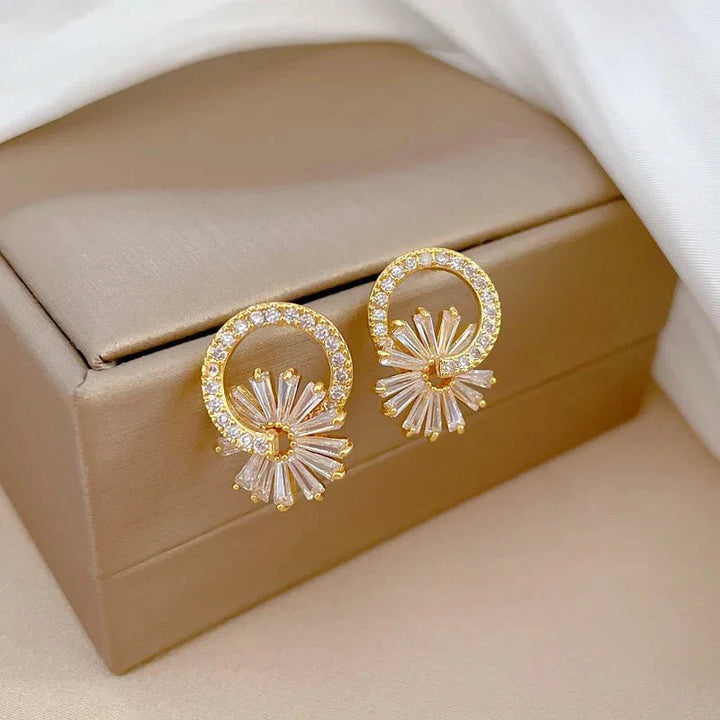 Skanto | Glitrende Floral Diamond Halskjede og Øredobber
