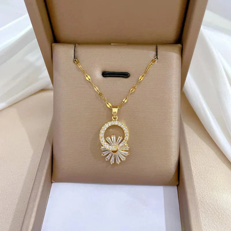 Skanto | Glitrende Floral Diamond Halskjede og Øredobber