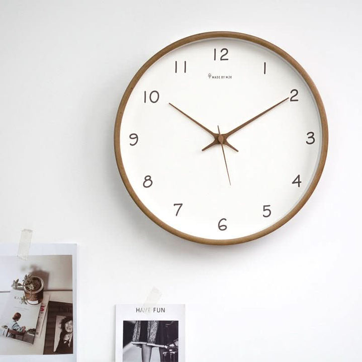 Skanto | Stille Solid Tre Analog Veggur