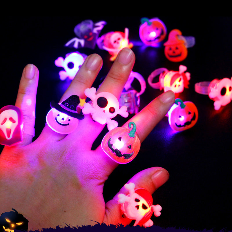 Skanto | Lysende Halloween Ringer & Brosjer