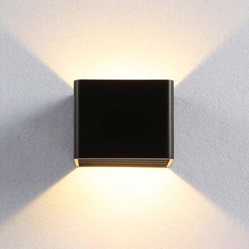 LumiBox – Firkantet LED-vegglampe | Modern design i ack, hvit og grønn for soverom og stue