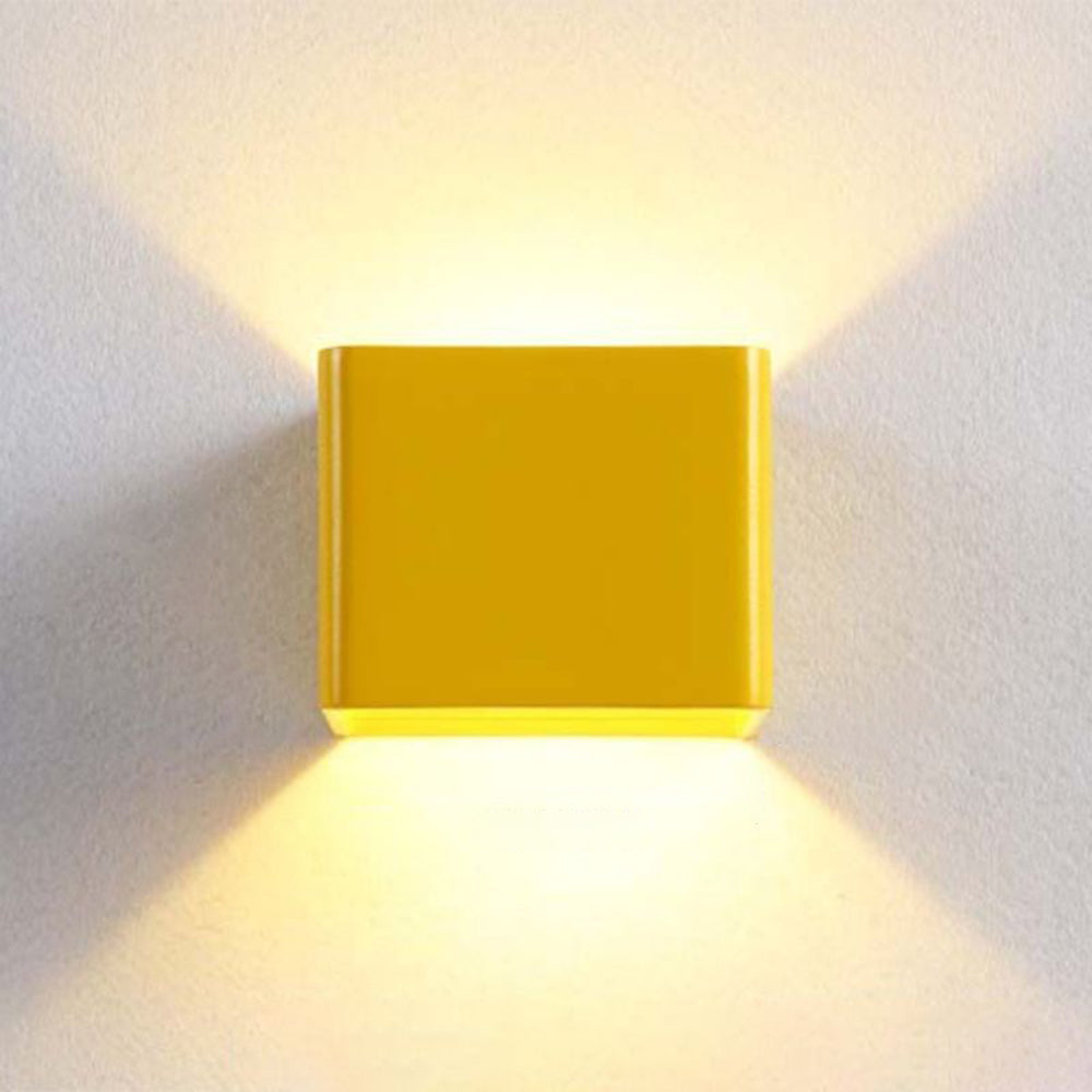 LumiBox - Firkantet LED Vegglampe | Modern Design i Svart, Hvit og Grønn for Soverom og Stue | Skanto