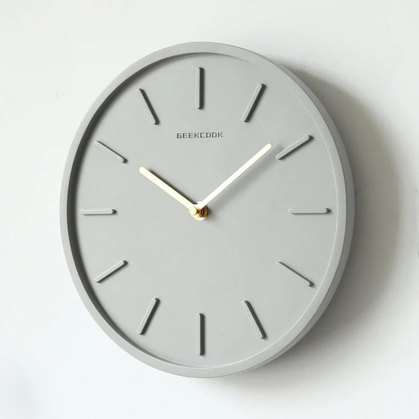 Nordisk sement veggklokke med metall pendel | Minimalistisk skandinavisk klokke for moderne interiør | Skanto