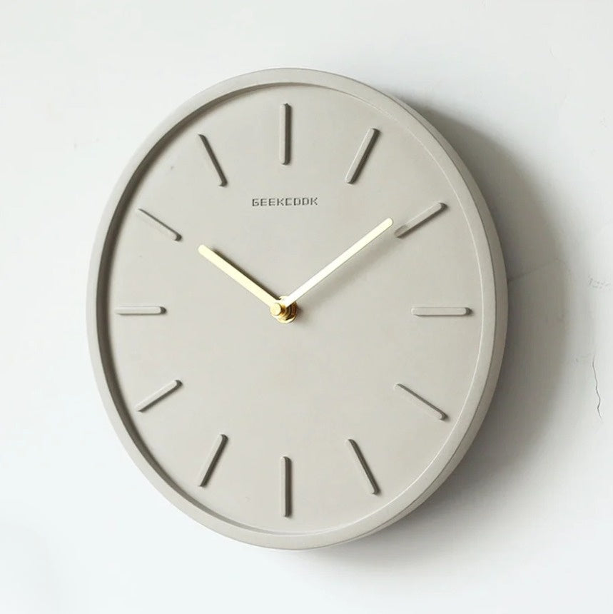 Nordisk sement veggklokke med metall pendel | Minimalistisk skandinavisk klokke for moderne interiør | Skanto