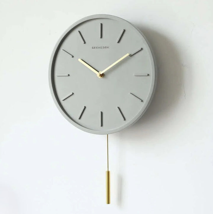 Nordisk sement veggklokke med metall pendel | Minimalistisk skandinavisk klokke for moderne interiør | Skanto