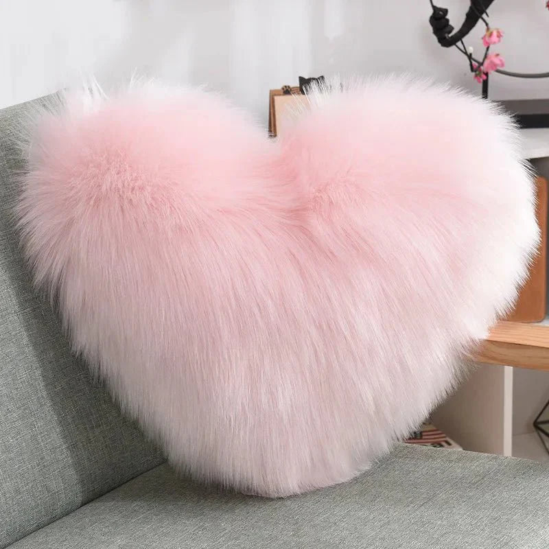Myk hjerteformet fluffy sofa pute i myk polyester | Skanto
