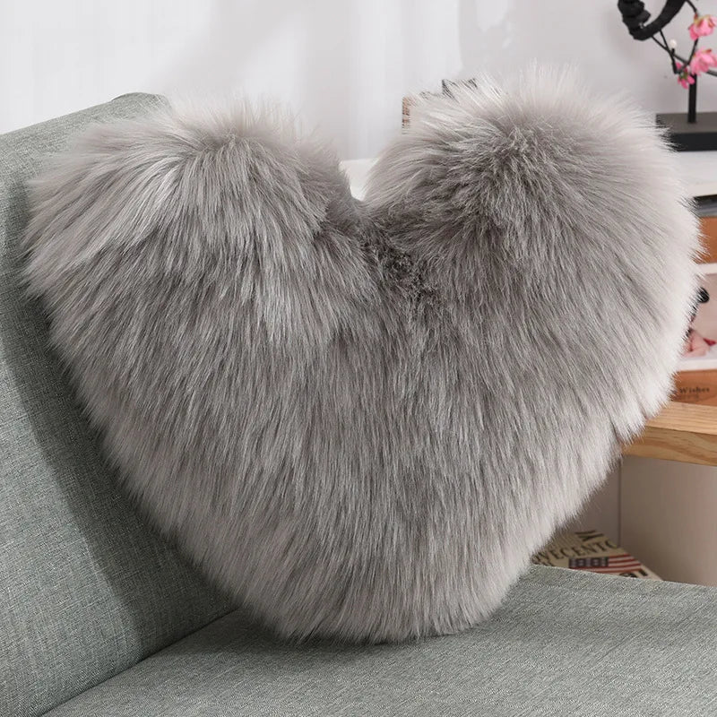 Myk hjerteformet fluffy sofa pute i myk polyester | Skanto