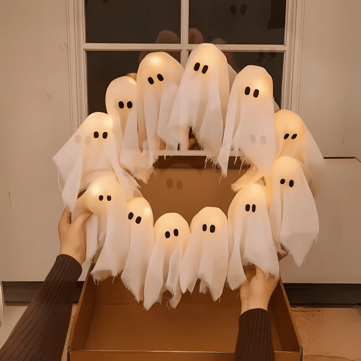 Skanto | SPOOKGLOW – LED Spøkelseskrans med 12 Opplyste Ånder