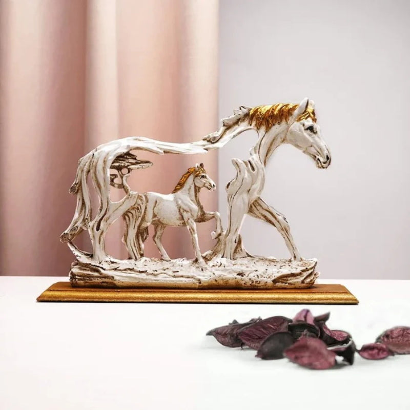 Skanto | Galopperende hestestatue med ponni steinfigur