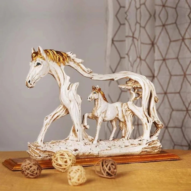 Skanto | Galopperende hestestatue med ponni steinfigur