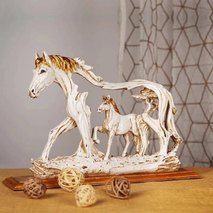 Skanto | Galopperende hestestatue med ponni steinfigur