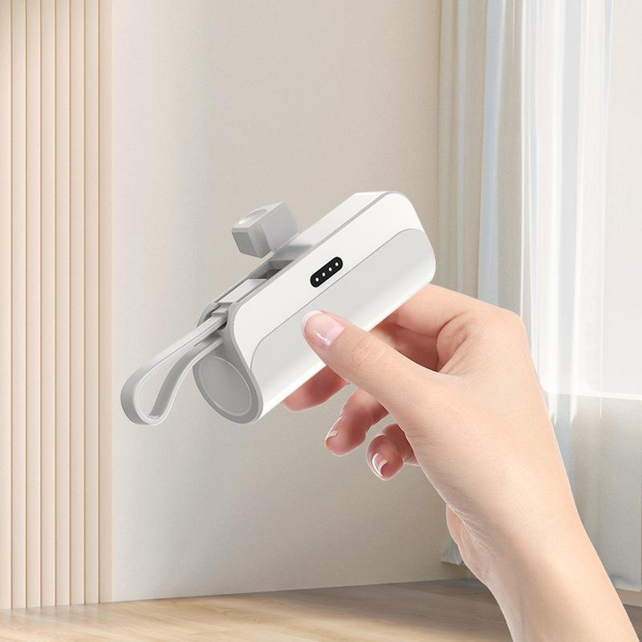 Skanto | Bærbar Powerbank med Høy Kapasitet og Innebygde Kabler