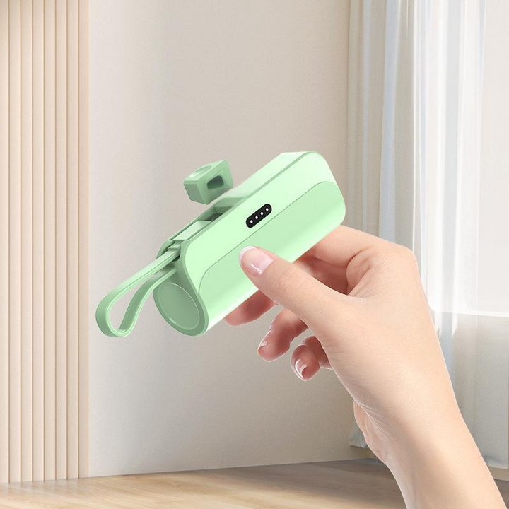 Skanto | Bærbar Powerbank med Høy Kapasitet og Innebygde Kabler