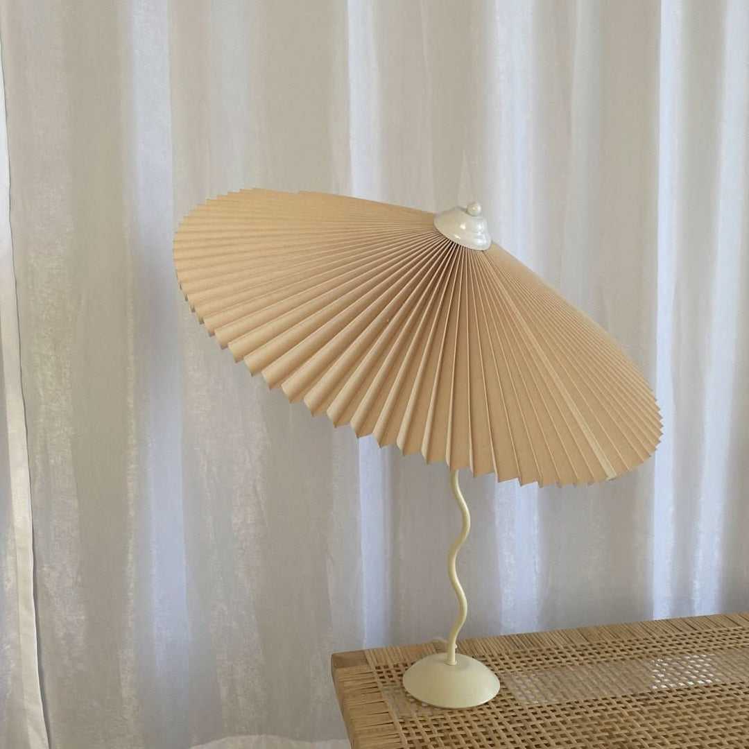 Skanto | Squiggle Paraply Bordlampe – Moderne Twirl Design med Krom Finish