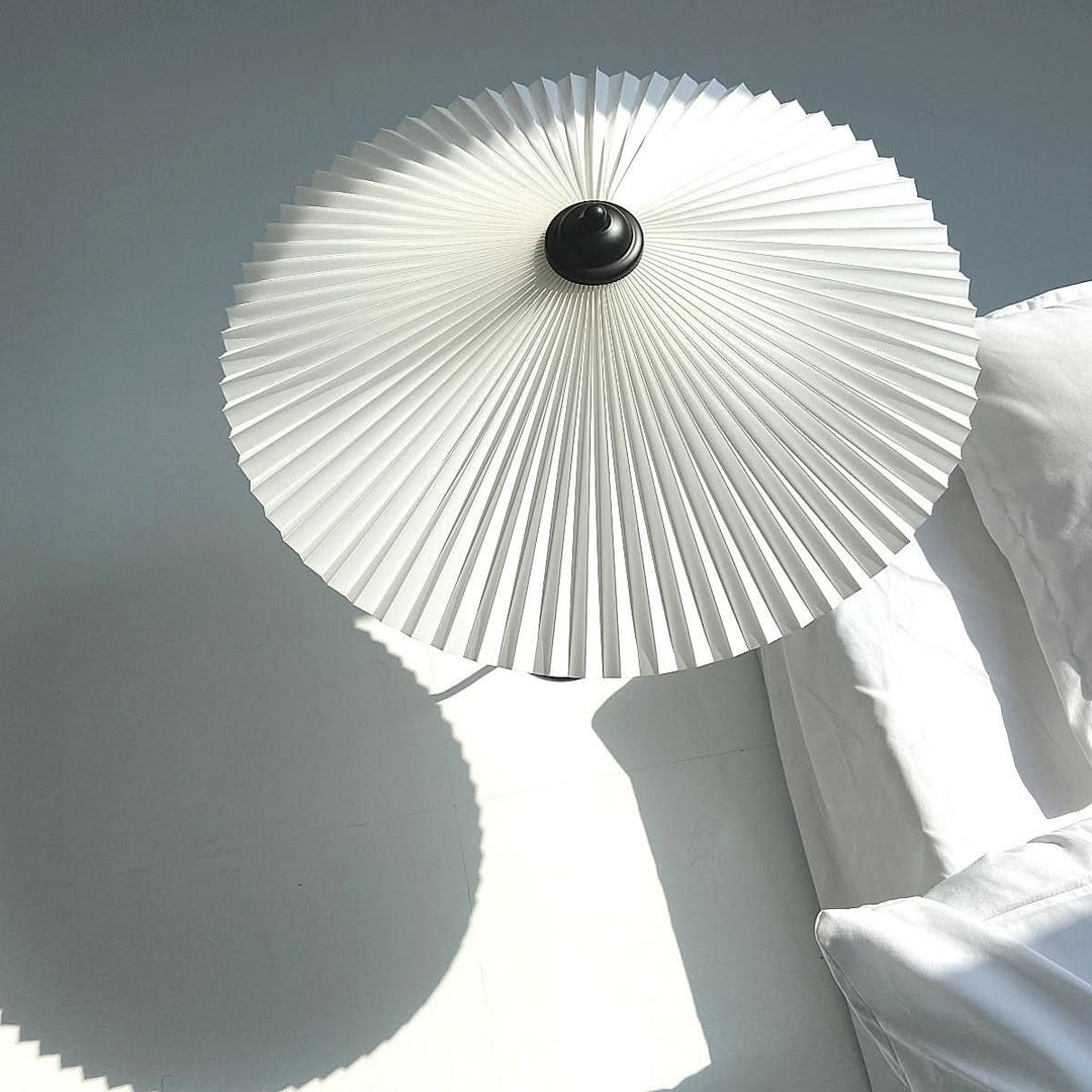 Skanto | Squiggle Paraply Bordlampe – Moderne Twirl Design med Krom Finish