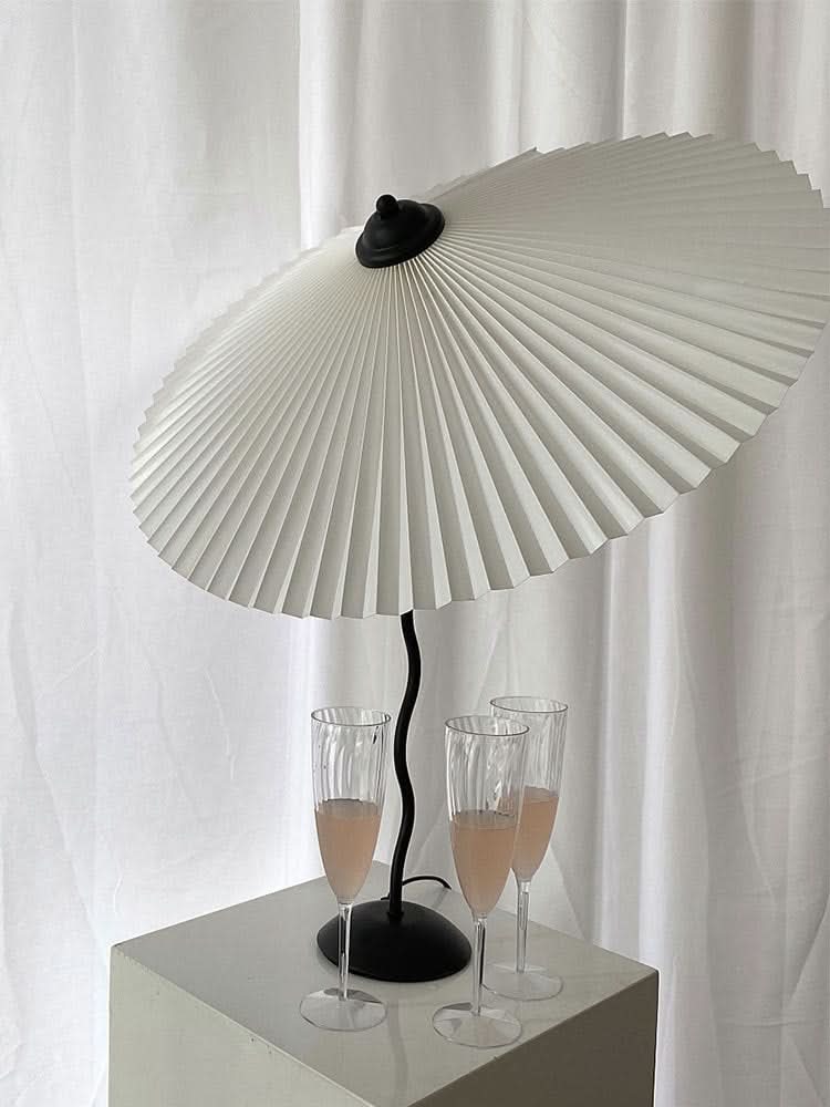 Skanto | Squiggle Paraply Bordlampe – Moderne Twirl Design med Krom Finish
