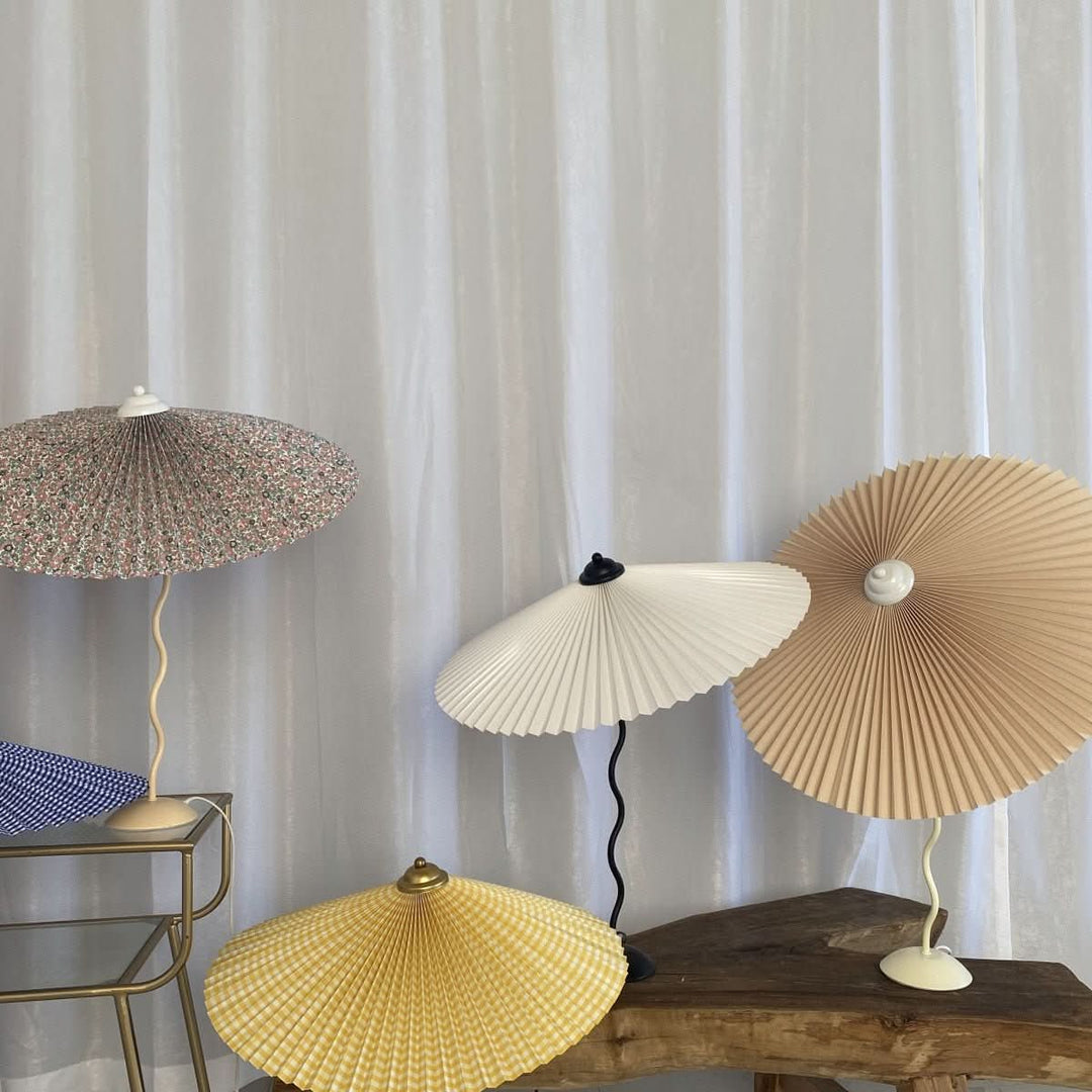 Skanto | Squiggle Paraply Bordlampe – Moderne Twirl Design med Krom Finish