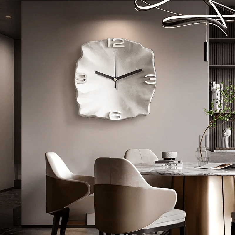 StoneAura – Moderne Wandudhr i Sandsteinoptik mit geräuschlosem Quarzwerk