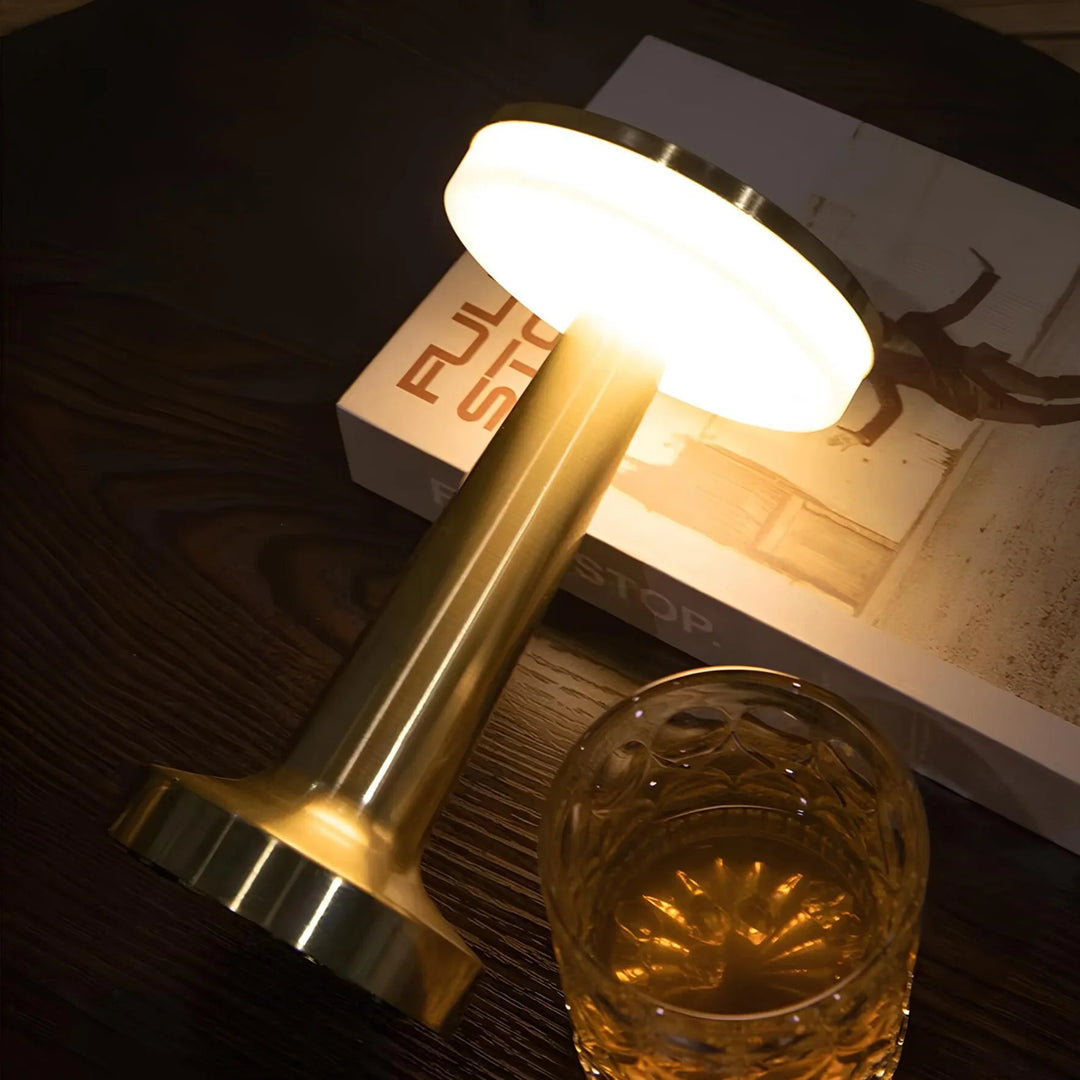 Skanto | Trådlampe med oppladbart LED lys
