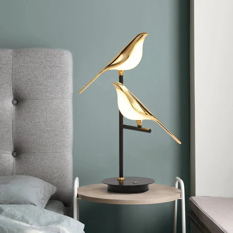 Skanto | Stilig Design LED Bordlampe - AvaBird
