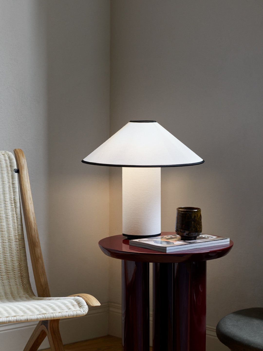 Skanto | Bordlampe med tekstilskjerm – Lunara