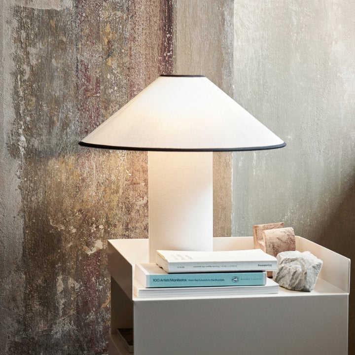 Skanto | Bordlampe med tekstilskjerm – Lunara