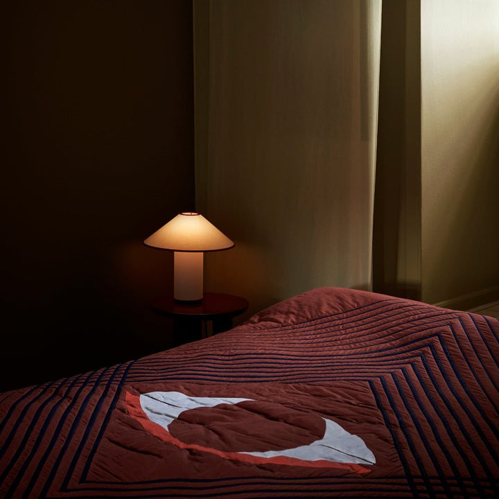 Skanto | Bordlampe med tekstilskjerm – Lunara