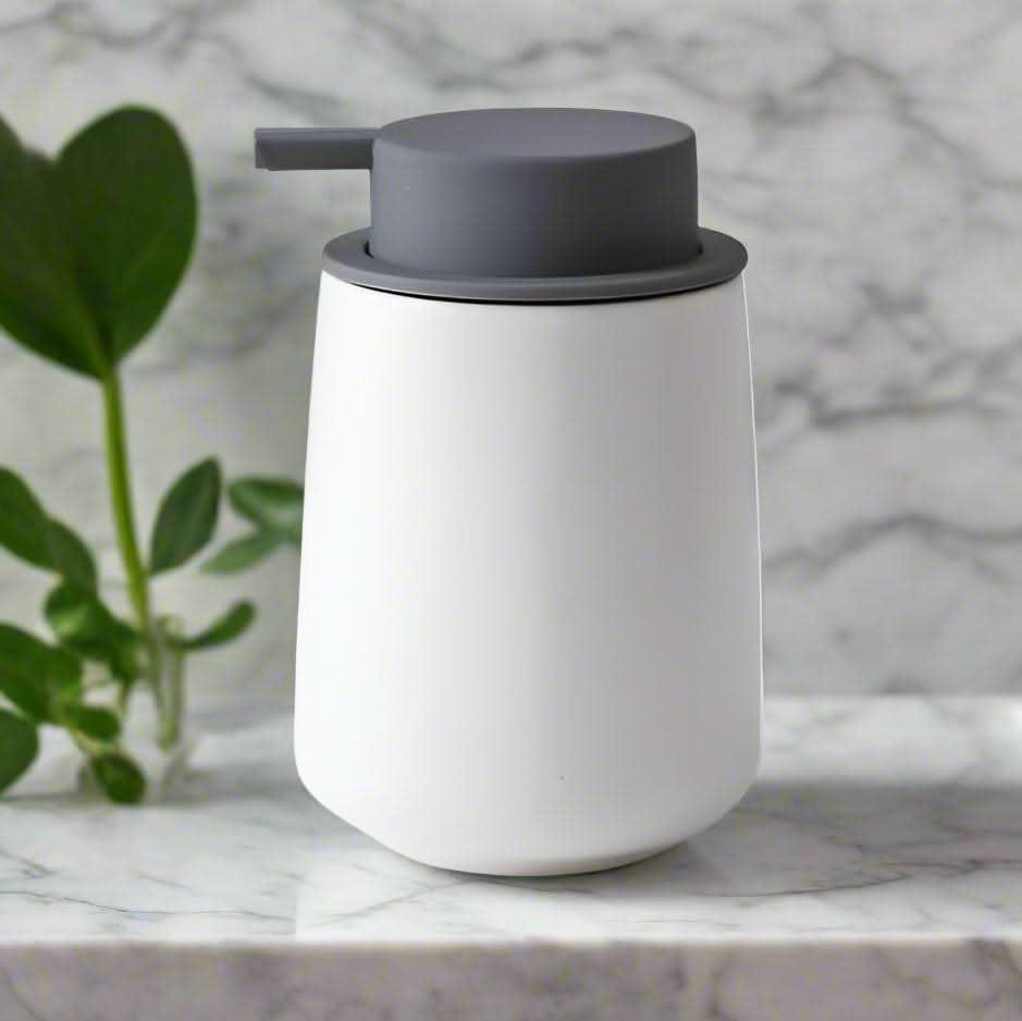 Skanto | Rova - Stilig Dispenser