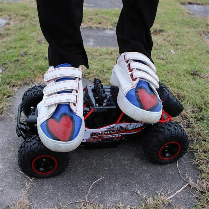 Skanto | TerraClimb X4 – 4x4 RC Monster Truck for Powerful Off-Road Action