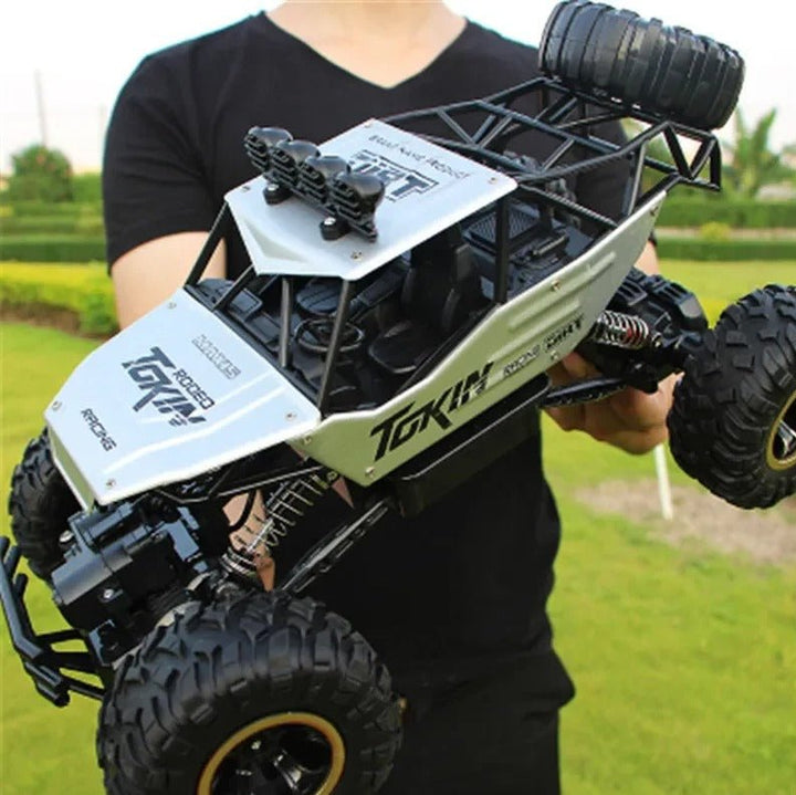 Skanto | TerraClimb X4 – 4x4 RC Monster Truck for Powerful Off-Road Action