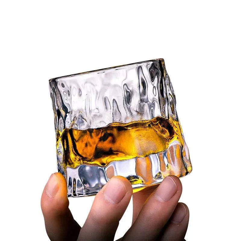 Skanto | Teksturet Whisky Glass med Bølgeeffekt