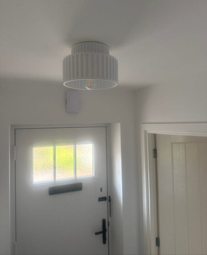 Skanto | Nordic Taklampe laget av keramikk i kremfarge