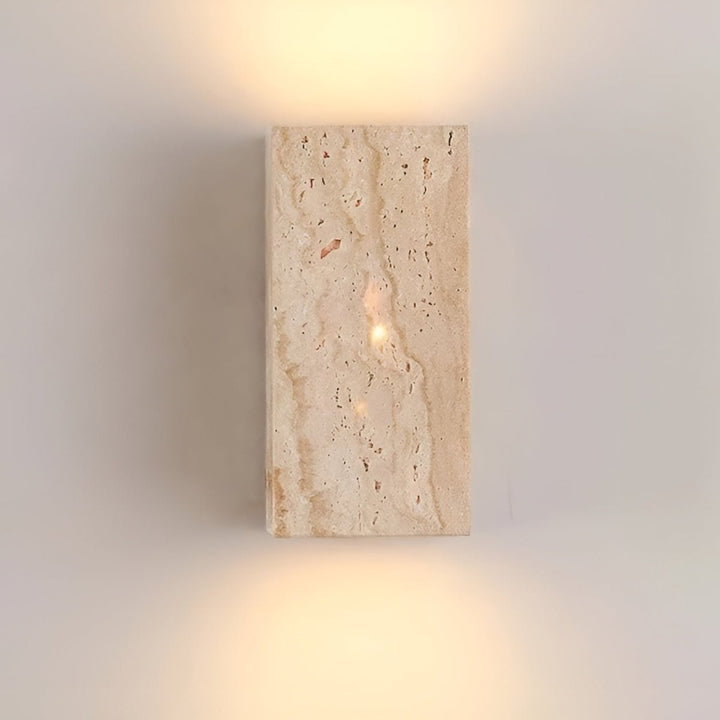 Skanto | Vegglampe laget av travertin for en varm og elegant atmosfære