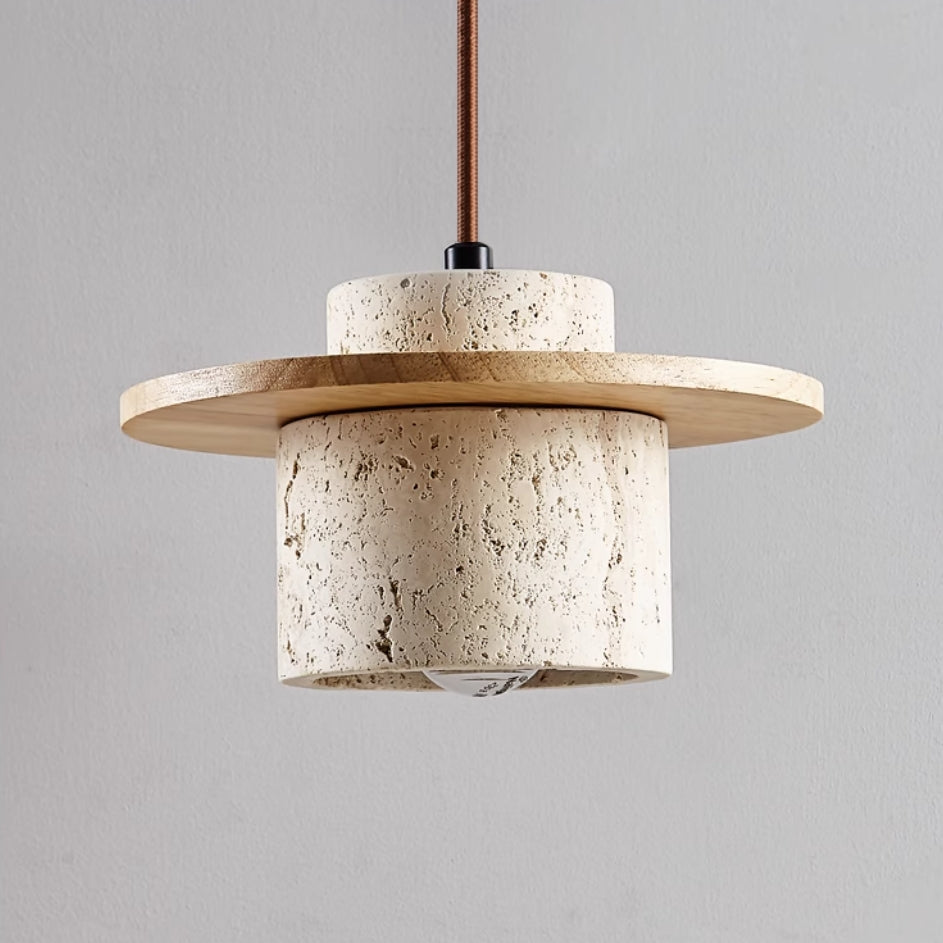 Skanto | Hengende lampe laget av travertin med naturlig eleganse